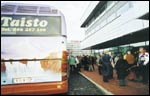 Taiston bussit tuntee vinkeistä maalauksista, joita tekee taiteilija Andres Vilde.