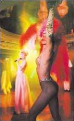 Varieteet ja iltaohjelmat ovat tyypillisiä virolaisissa paremman luokan ravintoloissa.