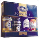 Turistin “matkamuistopakettiin” on Liviko koonnut kulttiviinaa Viru Valge, Vana Tallinn ja metsämansikkalikööriä. Onistar suosittaa turistille Tallinnan raatihuoneen kuvalla varustettua viinaa Old Thomas de Luxe tai Old Thomas katkeroa.